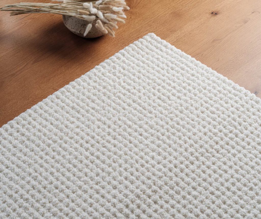 Glenn Fulton Interiors, Gütersloh, Designteppich Storm von Beiriz aus der Origins Kollektion.